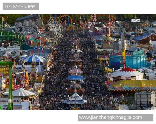 慕尼黑啤酒节足球球星聚集庆祝盛事 展现魅力与激情 慕尼黑啤酒节足球球星聚集庆祝盛事 展现魅力与激情