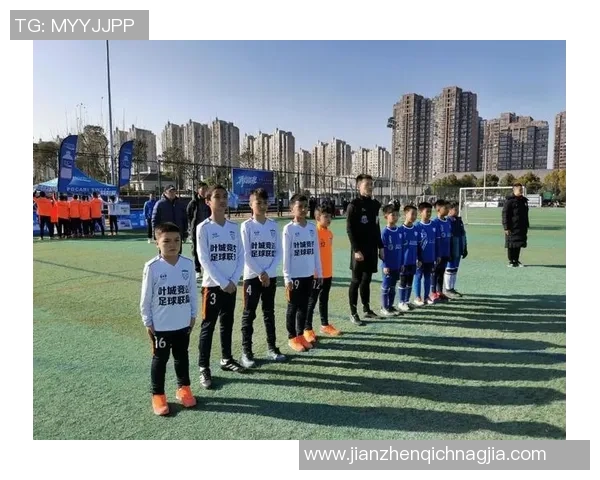 足球巨星温情陪伴稚嫩童心赛场内外共绘梦想画卷