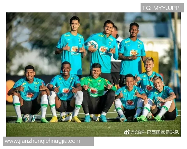 足球球星更衣室幕后：解密他们的球衣选择与穿搭习惯